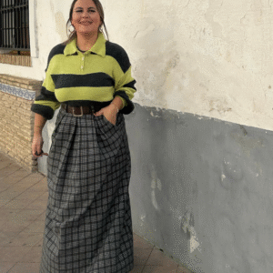 Diseño sin título - 2025-10-02T174811.870 (1) Falda cuadros negra-blanca