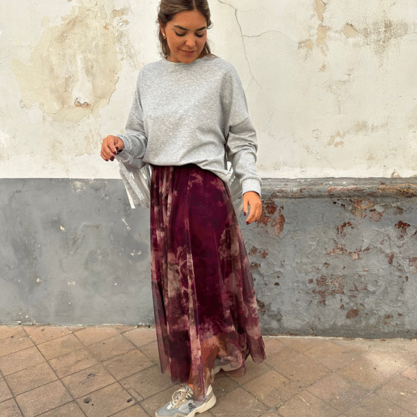 Falda de tul burdeos