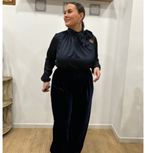 Diseño sin título - 2025-12-02T135958.551 (1) Pantalon terciopelo azul bombacho