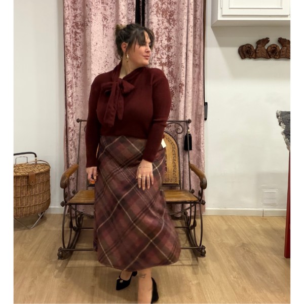 Falda midi burdeo