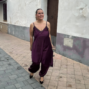 Vestido lencero pico burdeo