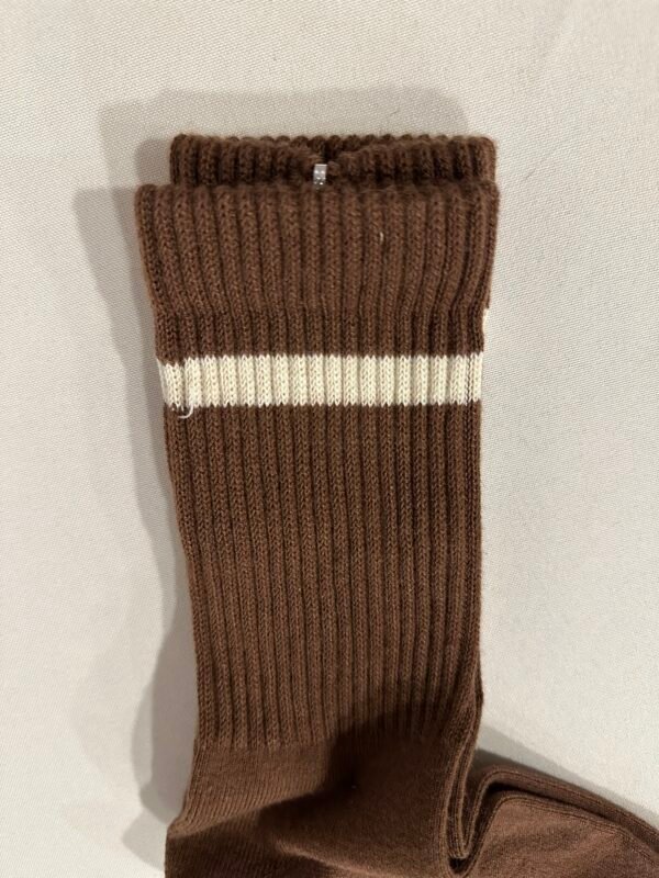 Calcetines marrones raya