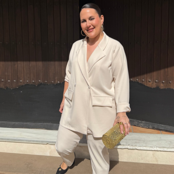 Traje de Chaqueta Olivia (Blanco roto)