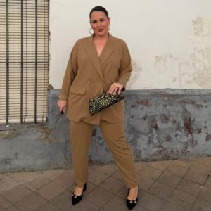 Traje de Chaqueta Olivia (Camel)