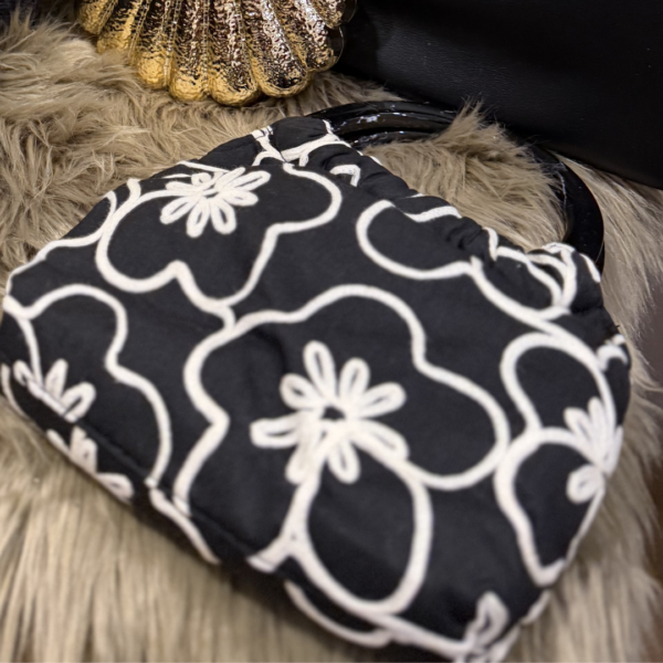 Bolso bordado negro