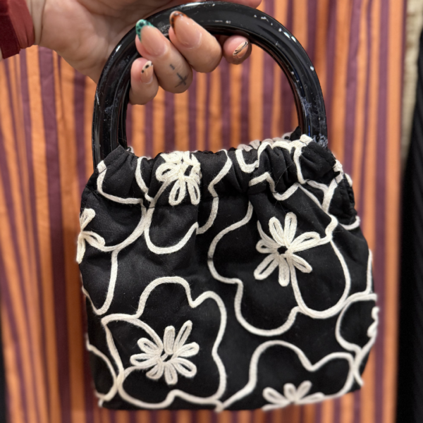 Bolso bordado negro