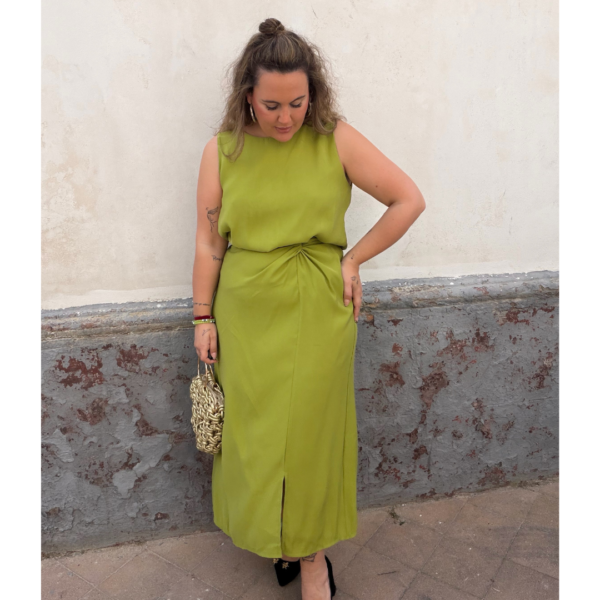Conjunto falda y camisa verde pistacho