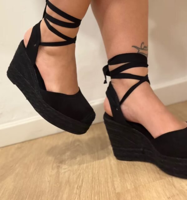 Cuñas de esparto negra lazada