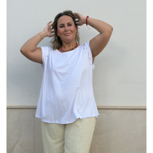 Camiseta tachuelas blanca