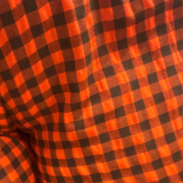 Pantalon naranja y gris vichy