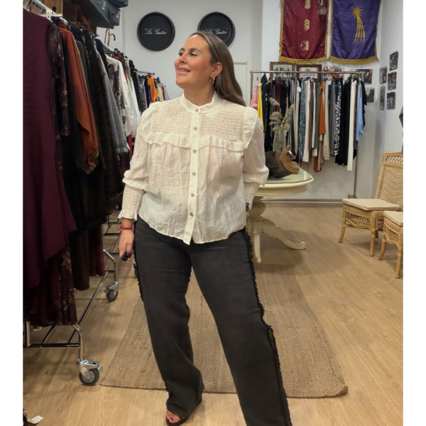 Pantalon vaquero negro flecos